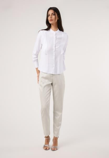 Camisa com palas — branco — fotografia 3